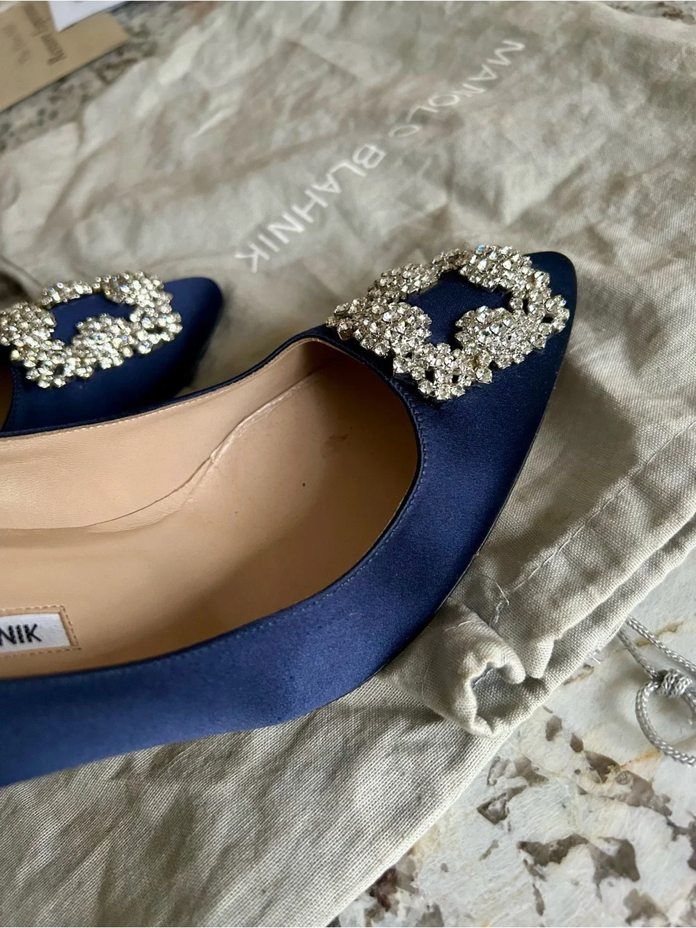 Manolo Blahnik Navy Satin Hangisi Pumps 105 - Picture 2 of 4